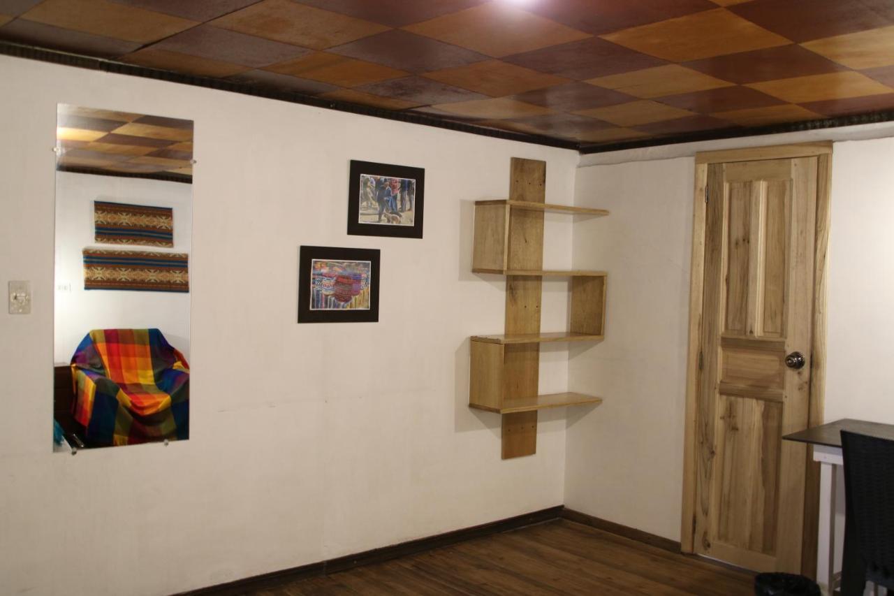 Hospedaje Los Ponchos Otavalo Zewnętrze zdjęcie