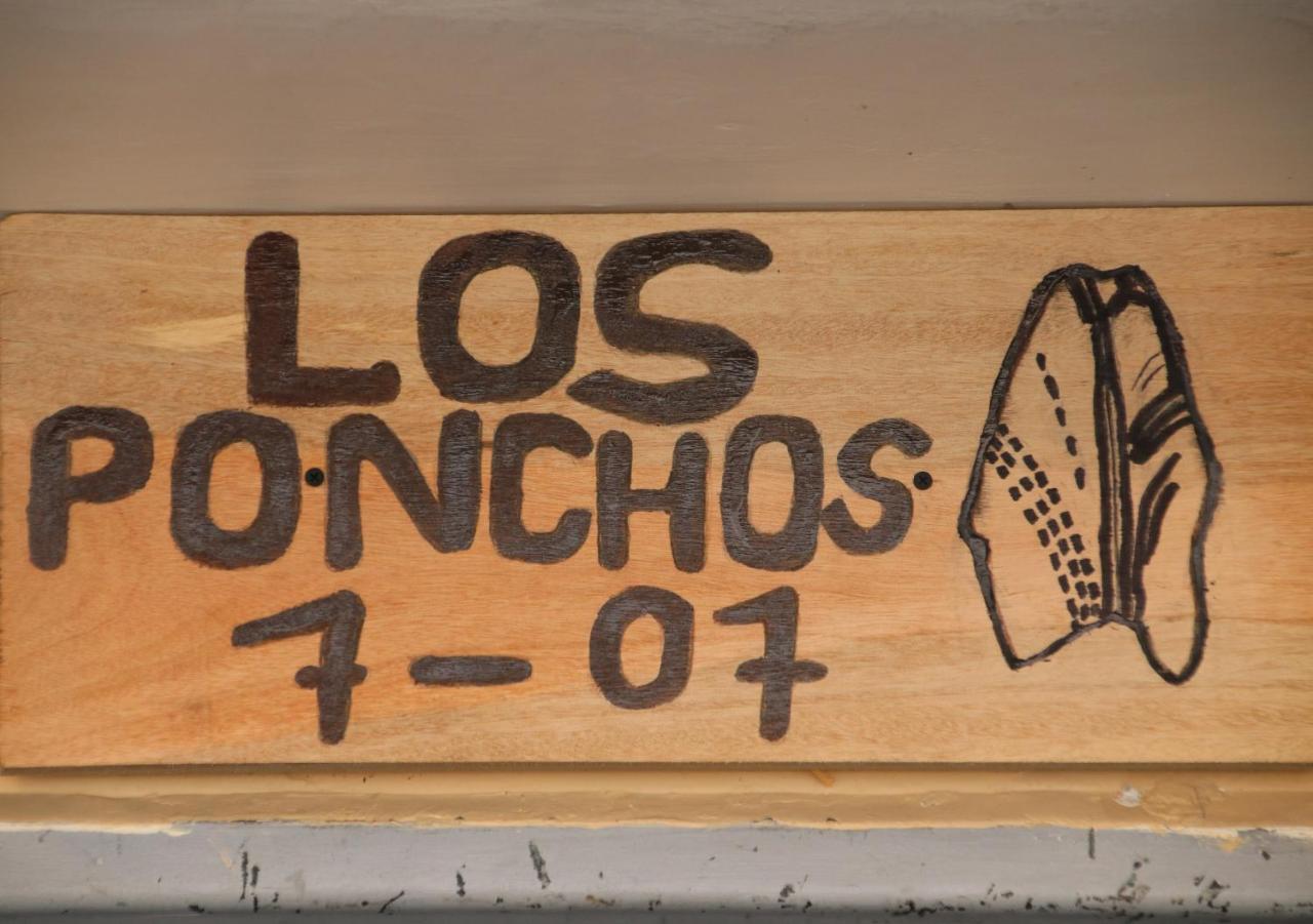 Hospedaje Los Ponchos Otavalo Zewnętrze zdjęcie